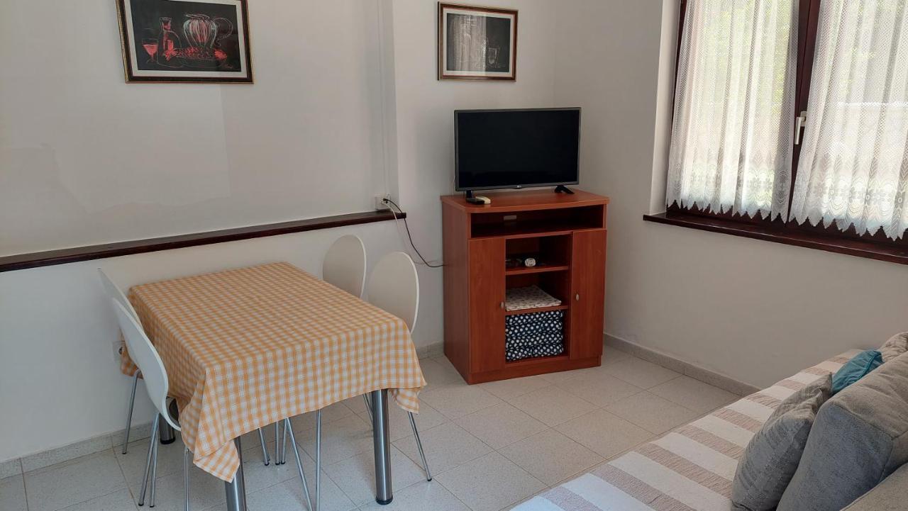 Apartment Oriana Rovinj Exterior foto